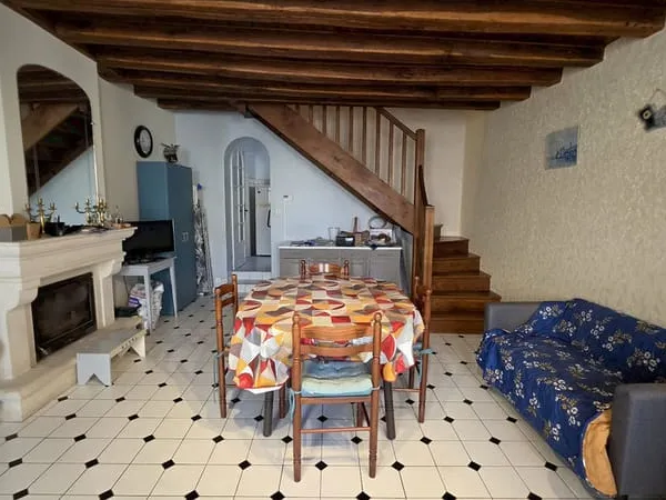 MAISON A VENDRE 130 M2 HABITABLES DANS L'HYPER-CENTRE DE VIHIERS !