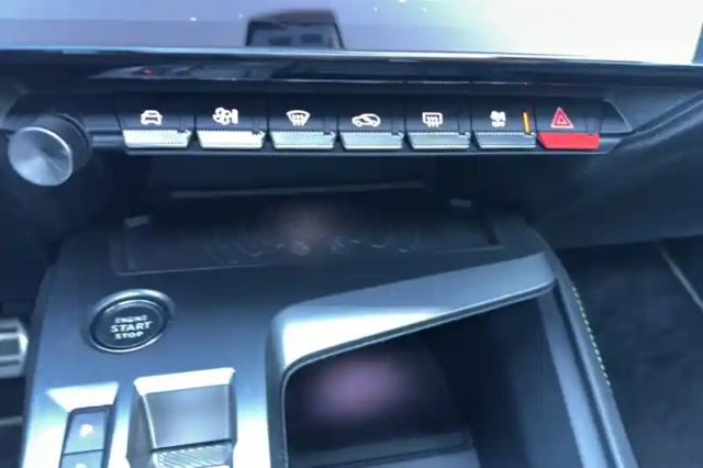Peugeot 308 phev 180 e-eat8 — photo 20