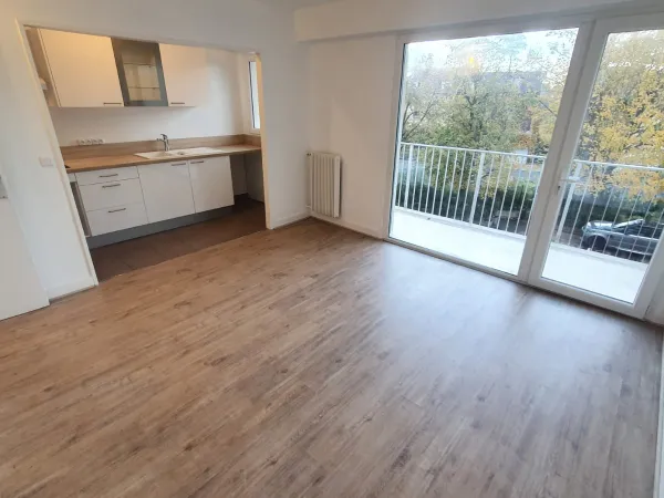 À louer - Studio T1 de 30 m² avec balcon et parking à Courbevoie (92400)