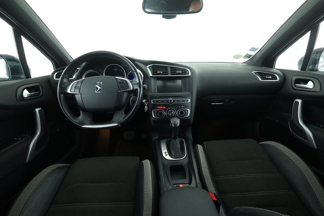 DS Automobiles DS4 1.6 Blue-HDi So Chic EAT6 — photo 11