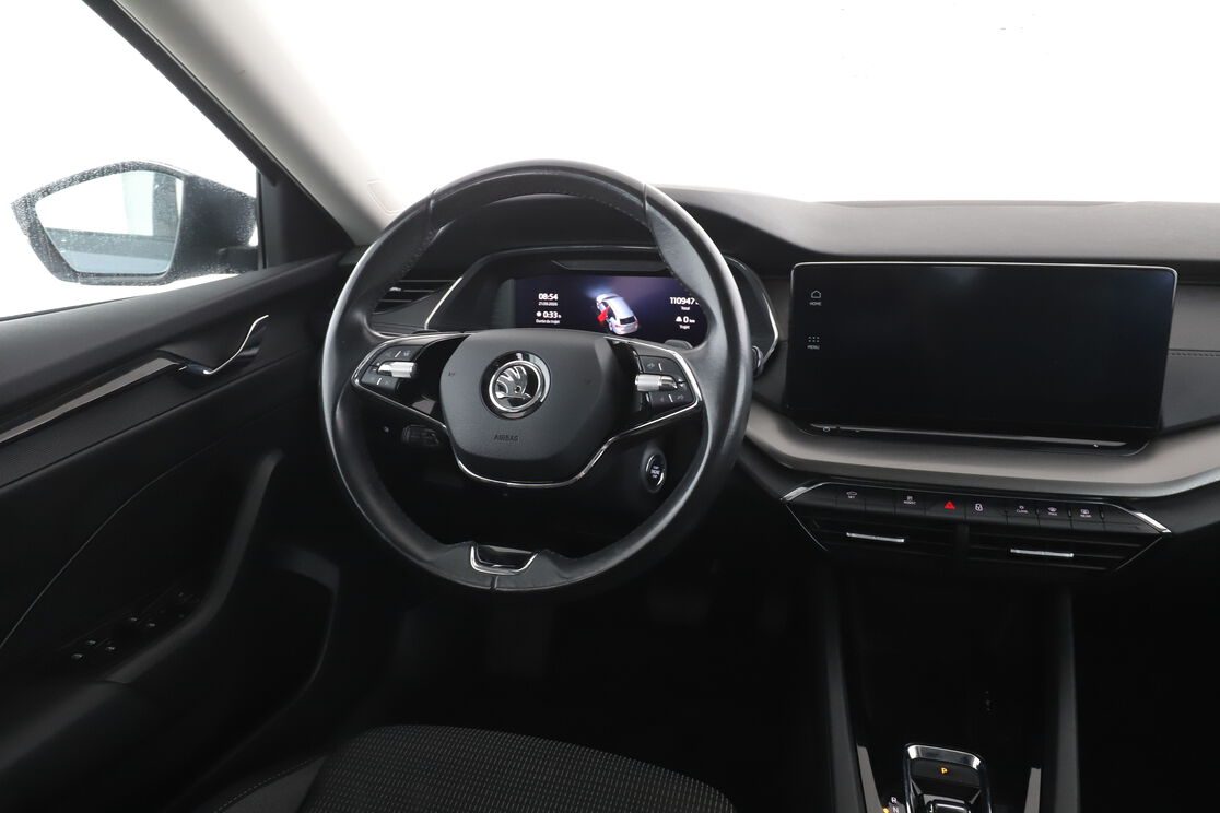 Skoda Octavia Combi 2.0 TDI SCR Business DSG7 — photo 12