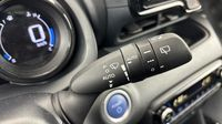 Toyota Yaris 116h Première 5p — photo 25