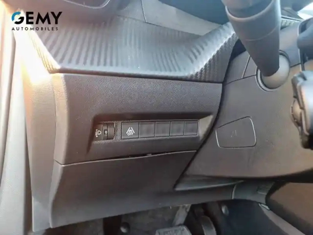 Peugeot 2008 puretech 130 s&amp;s eat8 — photo 15