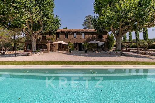 Bastide 22 pièces 611 m²