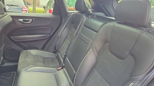 Volvo XC60 2.0 D4 190 Geartronic8 - R-Design – 2018 – 152000 km – Diesel – Boîte Automatique — photo 52