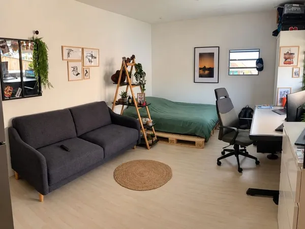 Studio meublé Terre sainte église