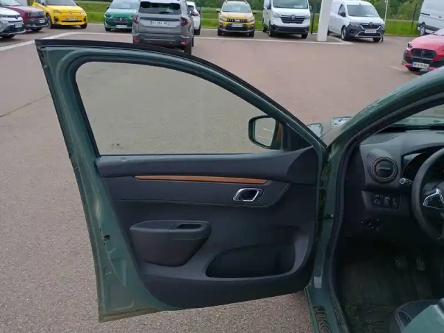 Dacia Spring — photo 11