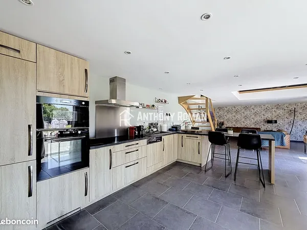 Propriété 6 pièces 172 m²