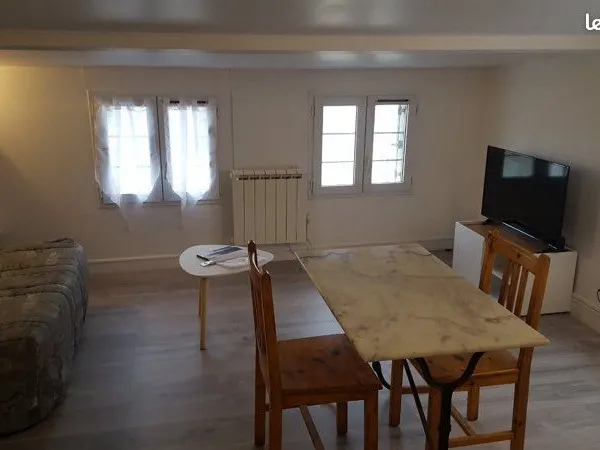 Studio meublé proche UCO toutes charges comprises