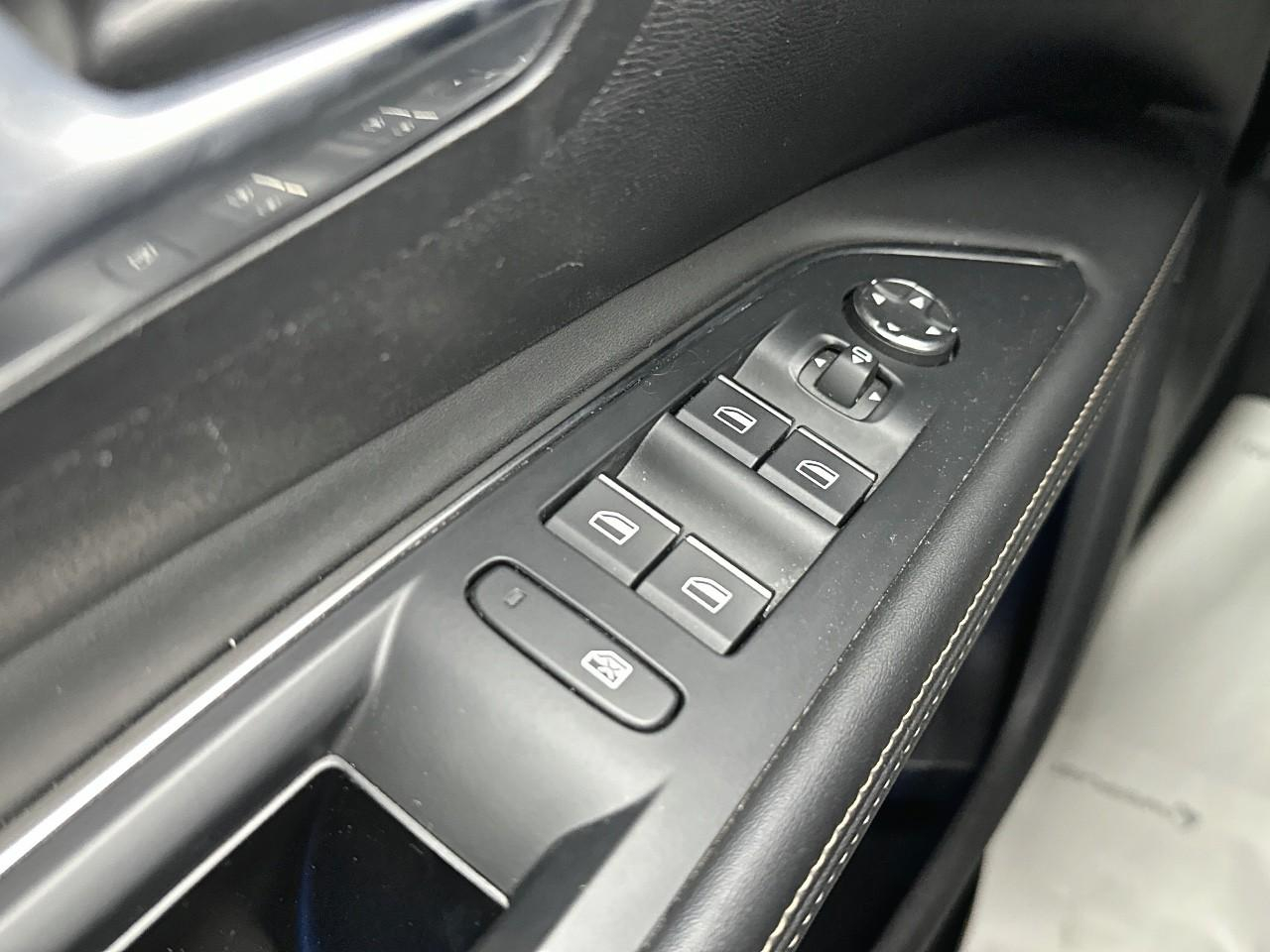 Peugeot 5008 puretech 130ch s&s eat8 gt — photo 15