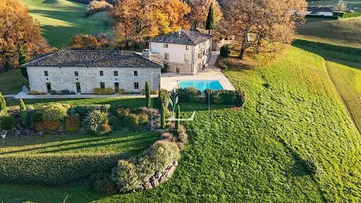 Propriété 11 pièces 542 m²