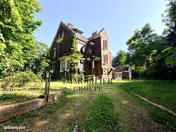 Maison 8 pièces 205 m²
