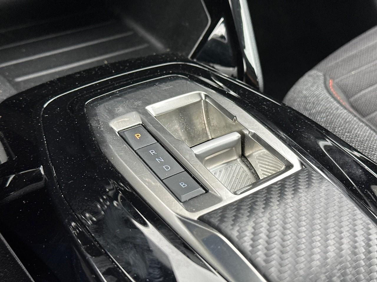 Peugeot 208 electrique 50 kwh 136ch like — photo 29