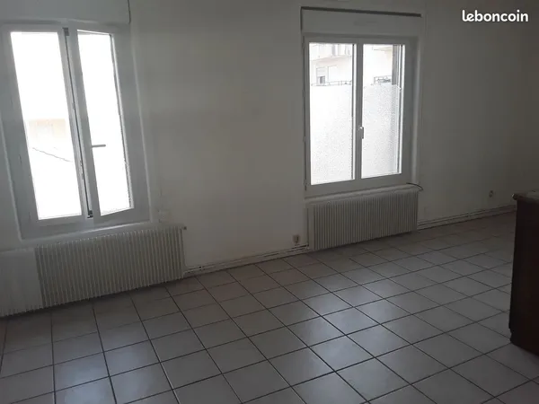 A louer FEURS centre ville studio