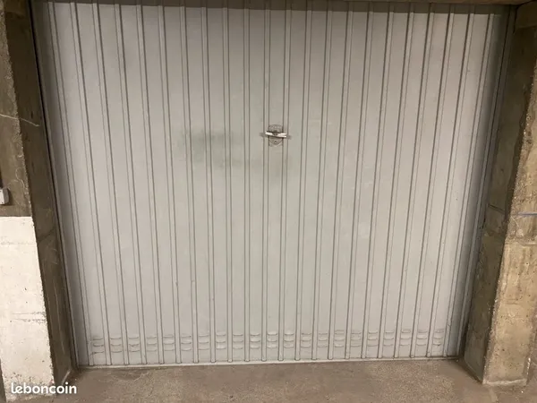 Loue box fermé