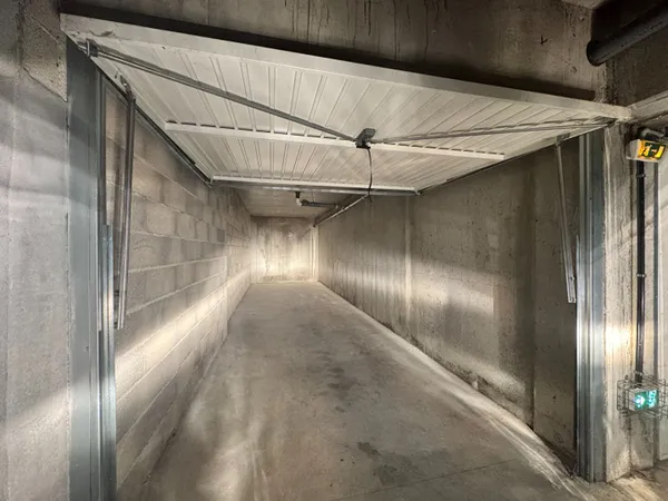 Parking/box 24 m²