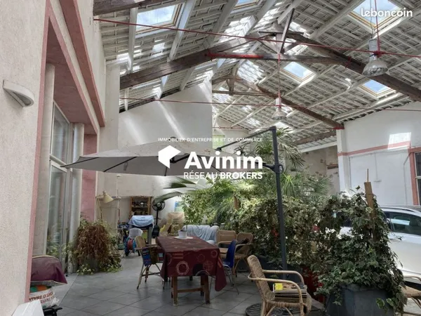 Local 750 m² Draguignan