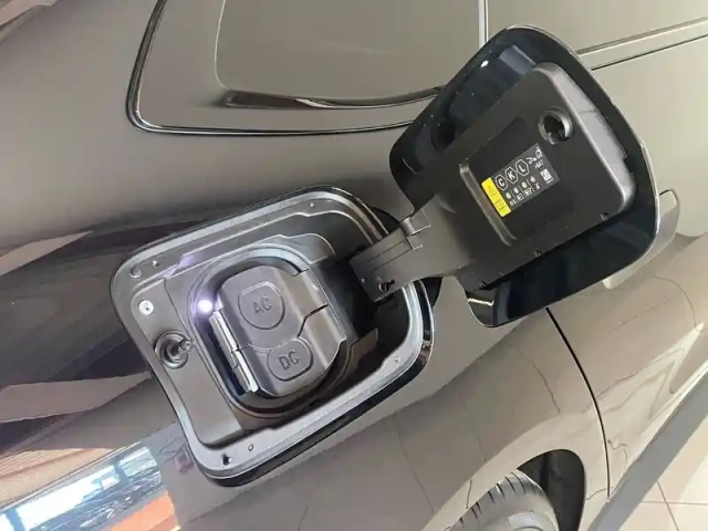 Bmw I4 edrive40 340 ch bva — photo 90