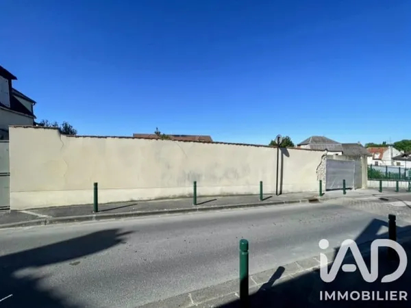 Terrain 185 m²