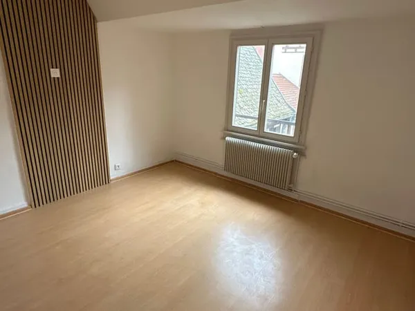 Appartement 1 pièce 103 m²