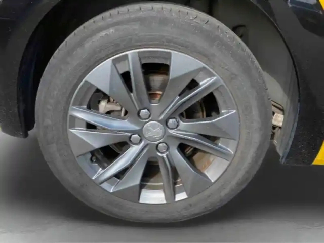 Peugeot 208 e- 136ch style — photo 10
