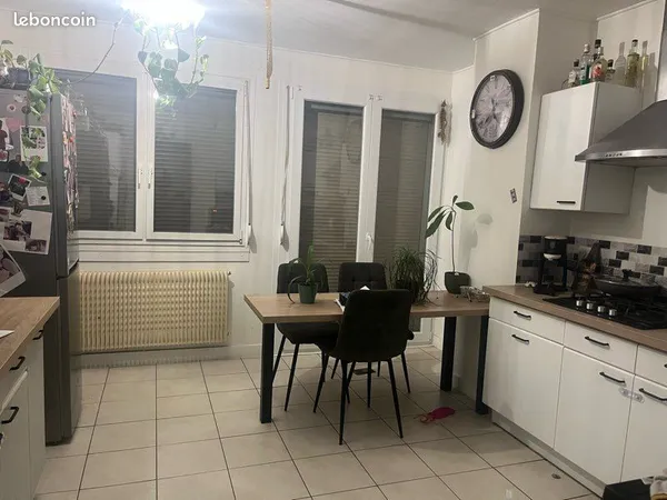 🏡 Maison familiale 110 m² - 4 chambres, terrain, terrasse et 2 garages - Fallerans (25580)