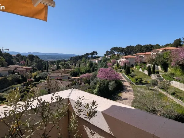 Appartement 4 pièces 78 m2 piscine, tennis