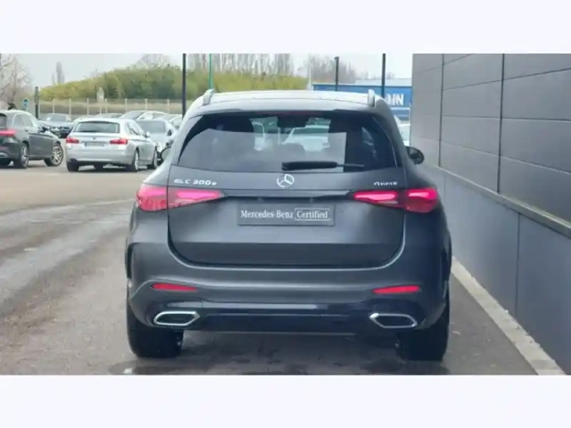 Mercedes Glc 300 e  hybrid eq 4matic — photo 4