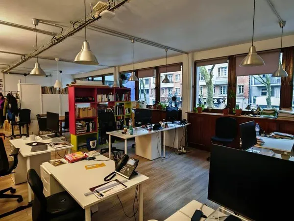 Bureau 68 m²