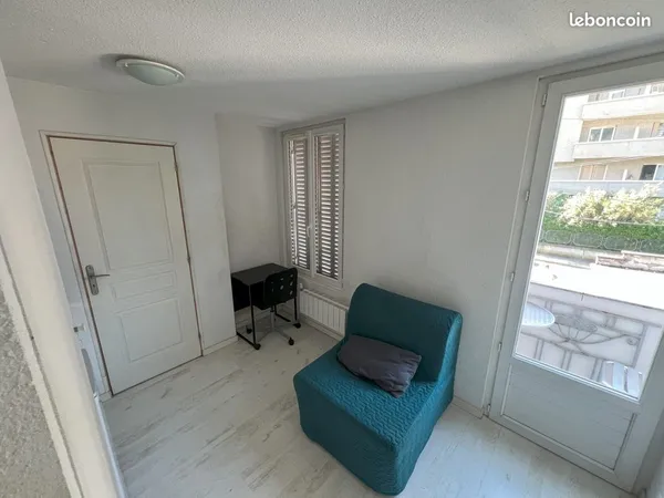 Studio 1 pièce 11 m²