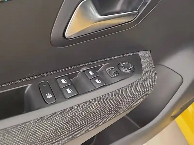 Peugeot 208 puretech 75 s&amp;s bvm5 — photo 57