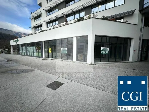 Local commercial 150 m²