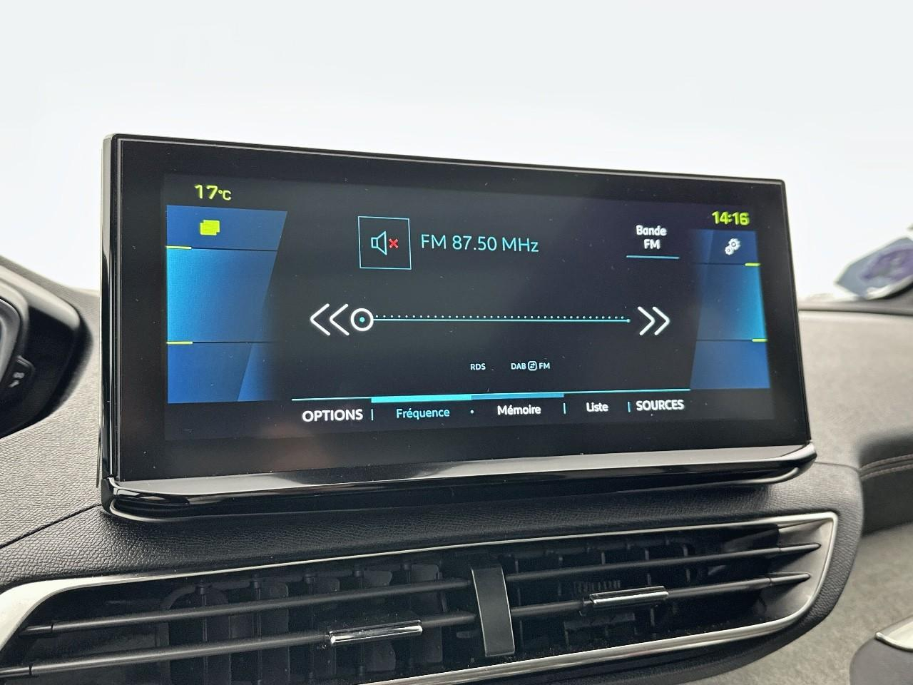 Peugeot 3008 hybrid 225 e-eat8 gt — photo 23