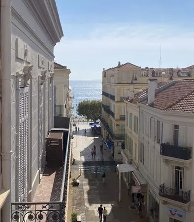 3 chambres meublé vue mer 90 m2 Saint-Raphaël - pros et équipes en déplacement - au mois