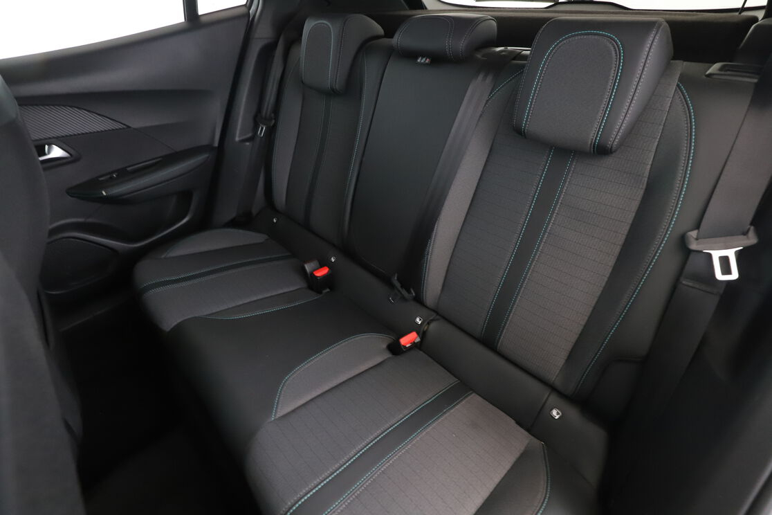 Peugeot 2008 Electrique Allure 50 kWh — photo 13