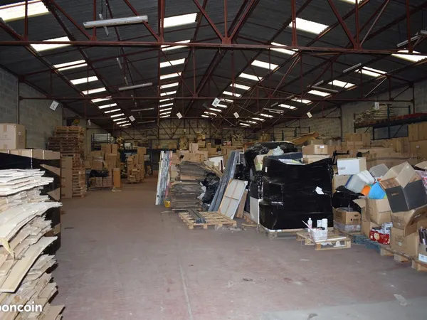 Local d’activité et entrepôt Vente Vire Normandie 2p 900m² 150000€