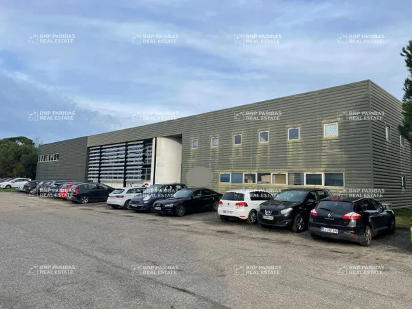 Entrepôt 4714 m²