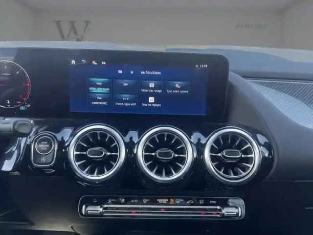 Mercedes Gla 200 d amg line — photo 17