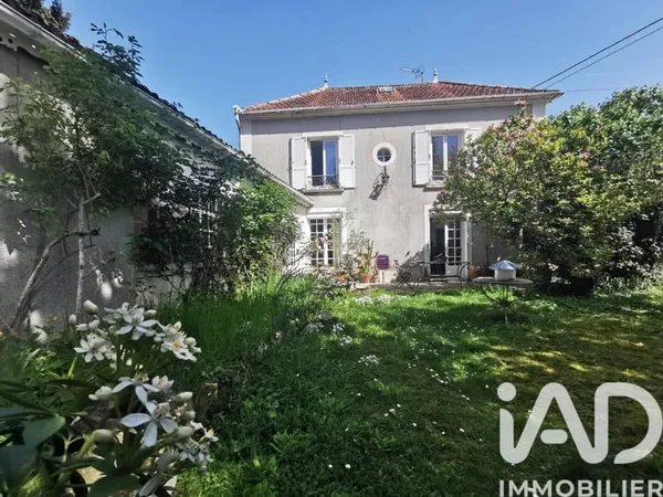 Demeure 6 pièces 125 m²