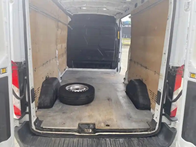 Ford Transit fourgon fg t310 l3h2 2.0 ecoblue 130ch trend business — photo 11