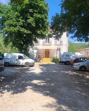 Location meublé uniquement à l'année