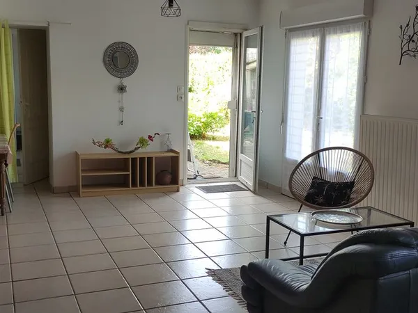 Grand studio 42 m Rez de jardin