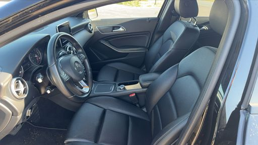 Mercedes Classe A 220 184 4Matic 7G-DCT - Whiteart Edition – 2016 – 93775 km – Essence – Boîte Automatique — photo 30