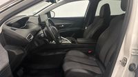 Peugeot 3008 HYBRID 225ch Allure Pack e-EAT8 — photo 12