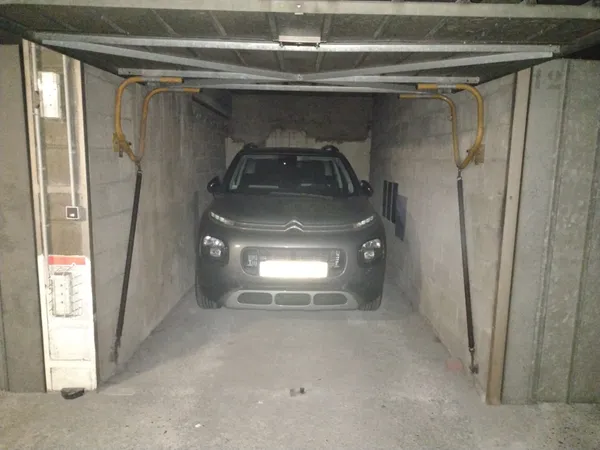 Loue garage box fermé rue Ledion Paris 14 (parking, garde meubles)