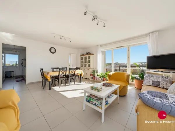 Appartement quatre pièces avec agréable terrasse - vendu lib