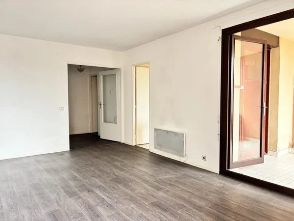 A VENDRE - T2 PONT DES DEMOISELLES AVEC PARKING