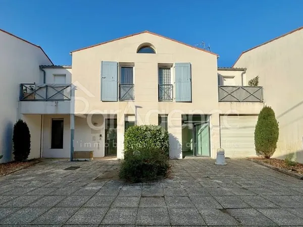 SAINT-GEORGES-DE-DIDONNE, LOCAL PROFESSIONNEL DE 139,53 M2