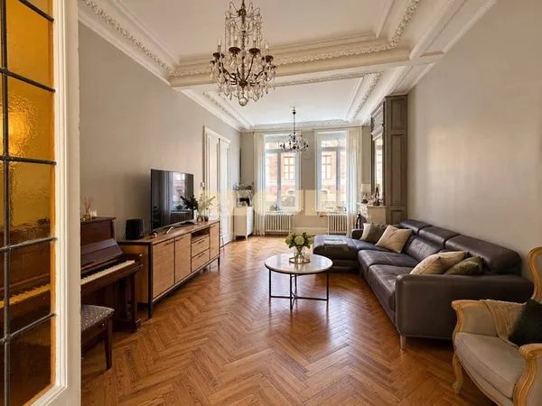 Maison 10 pièces 198 m²