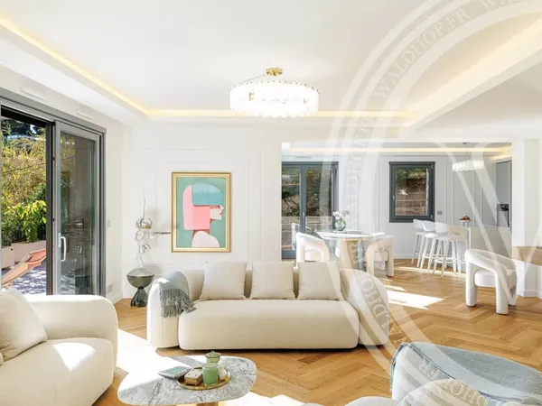 Duplex clé en main récemment rénové avec vue mer panoramique à Roquebrune-Cap-Martin